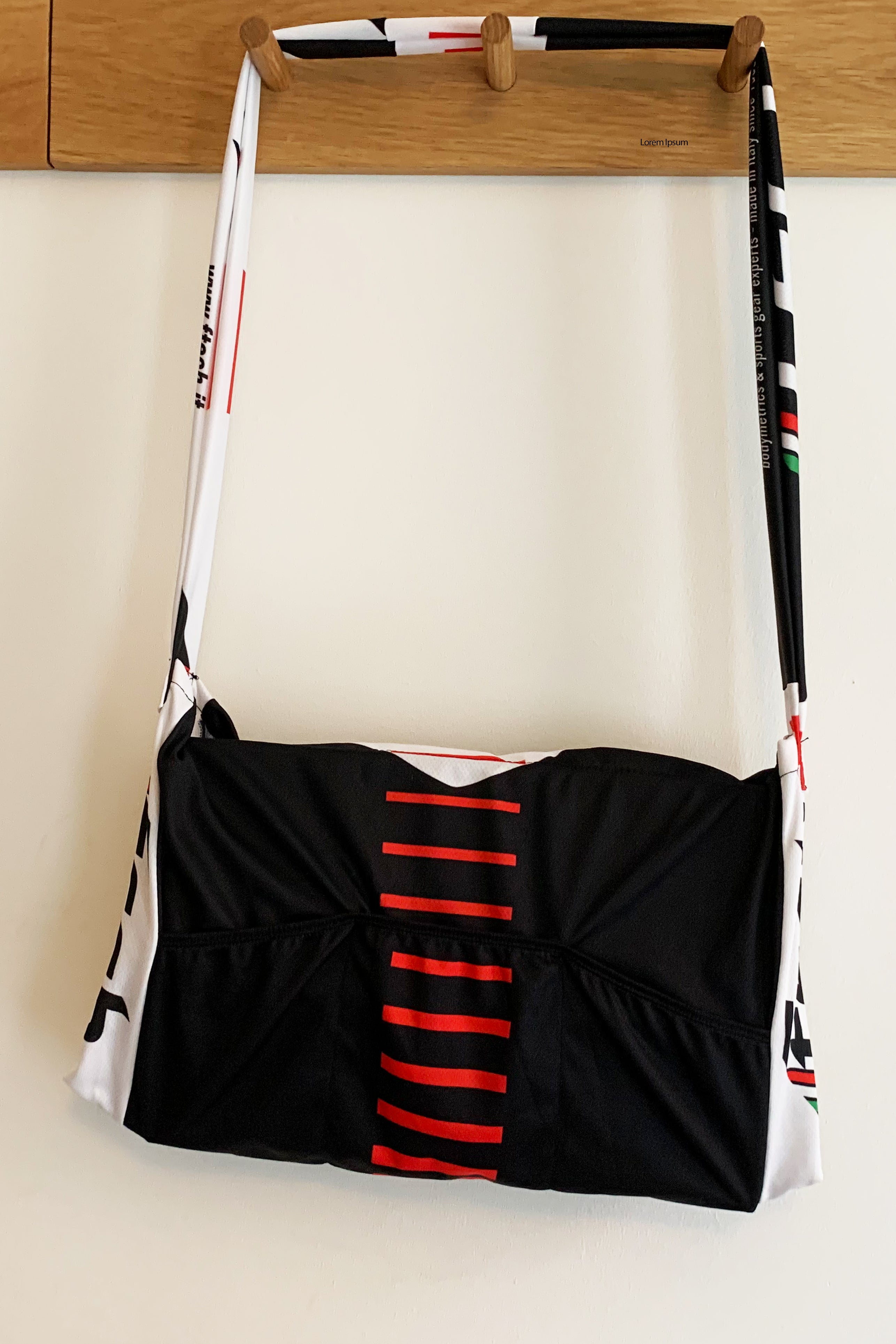 Upcycled Musette (mulepose)