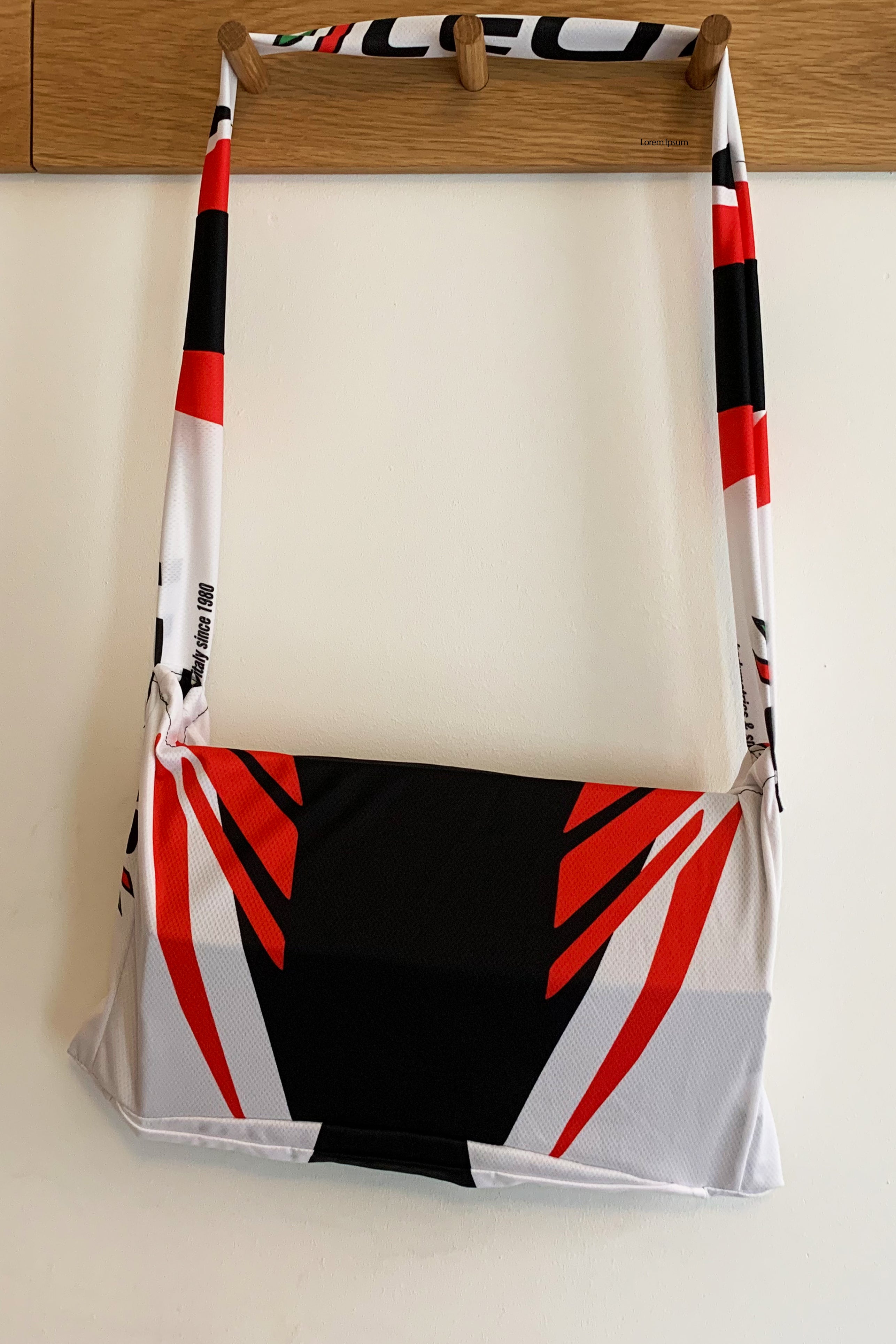 Upcycled Musette (mulepose)