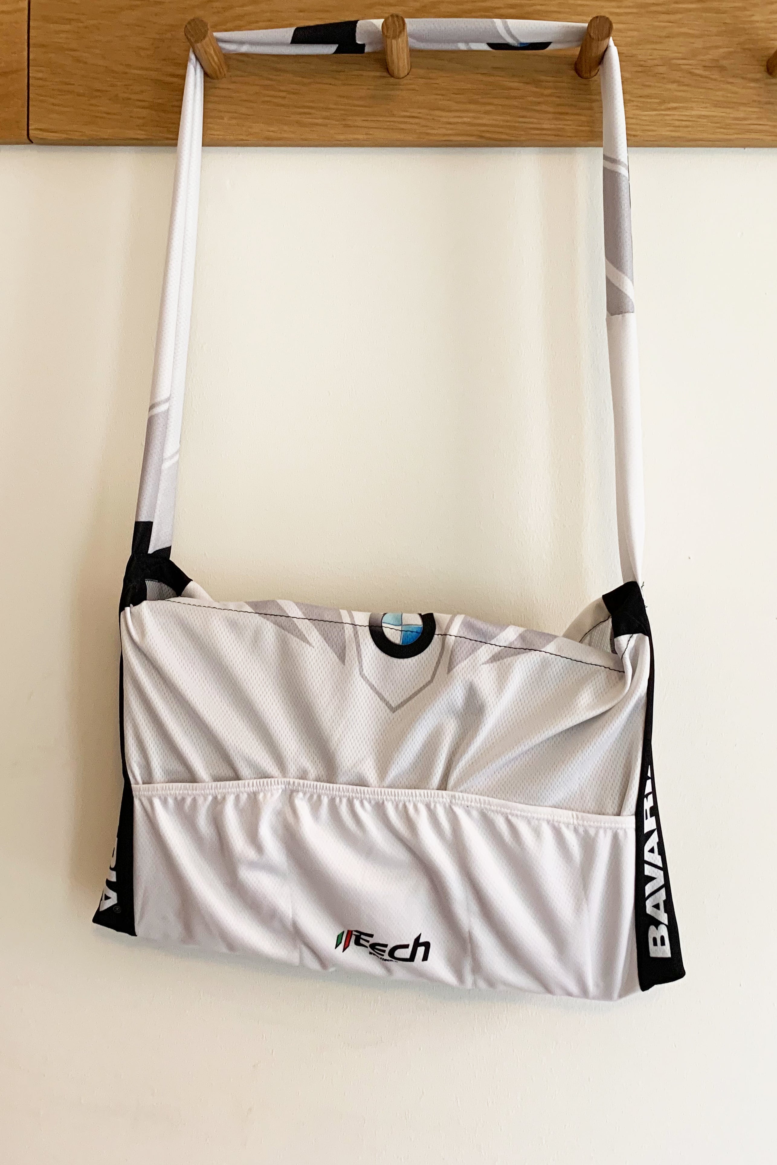 Upcycled Musette (mulepose)