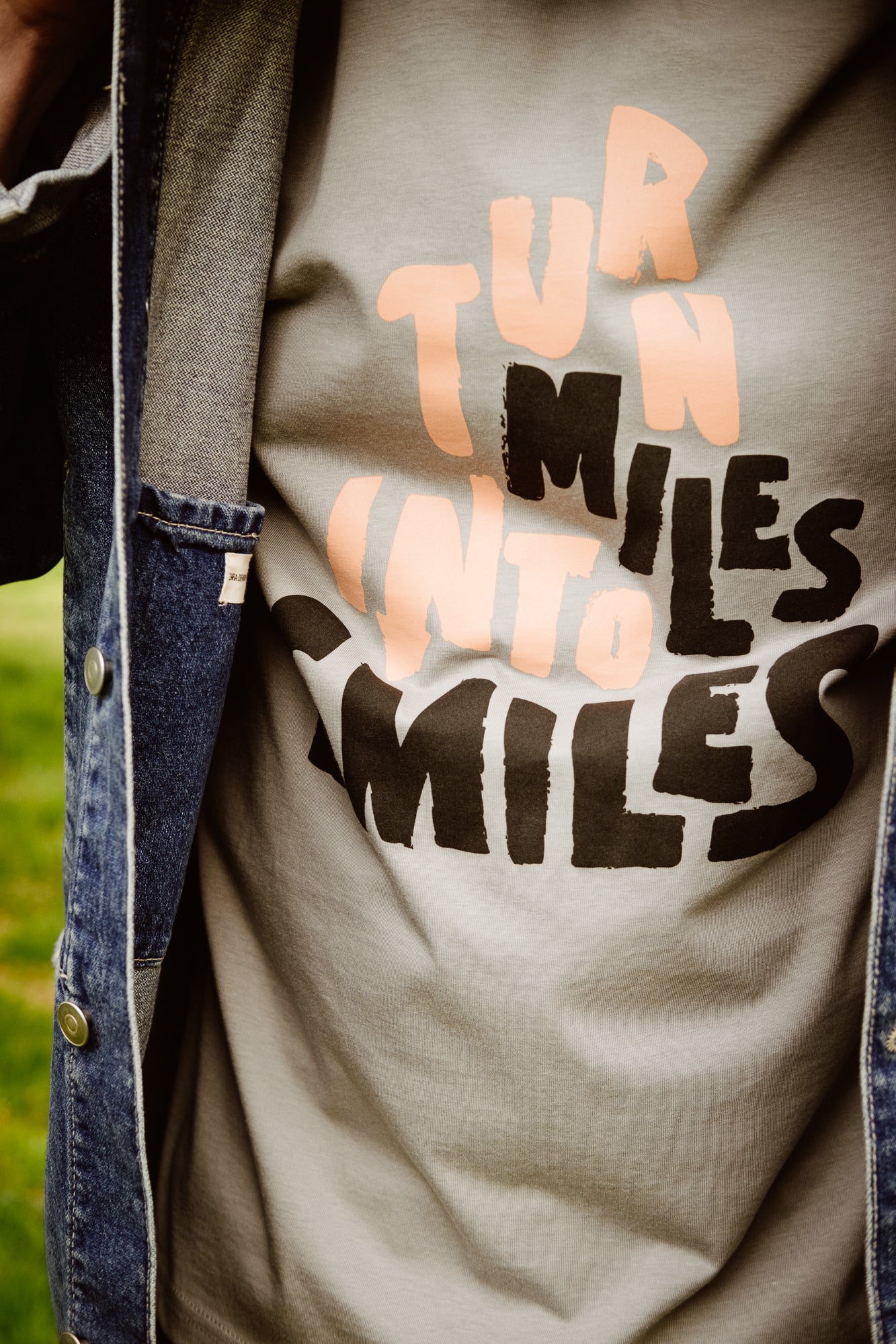 Turn Miles Into Smiles - T-Shirt - Grey