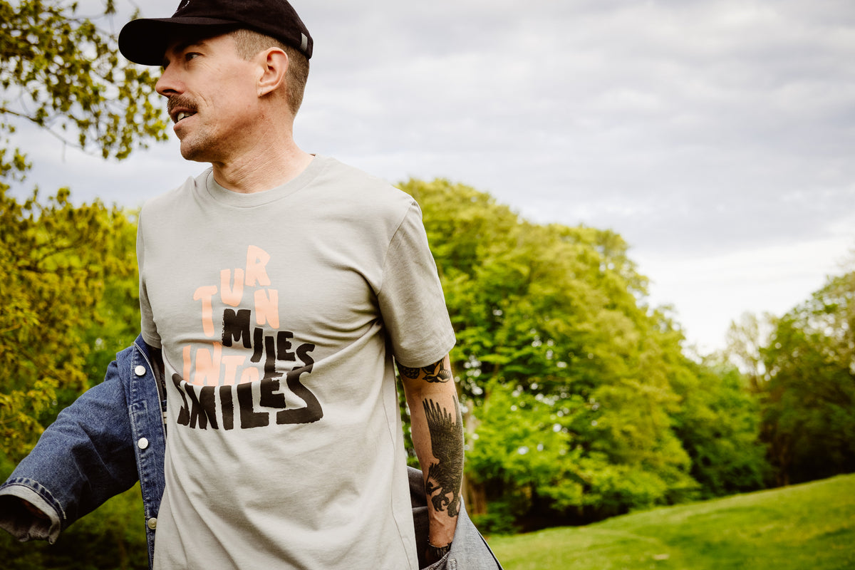 Turn Miles Into Smiles - T-Shirt - Grey