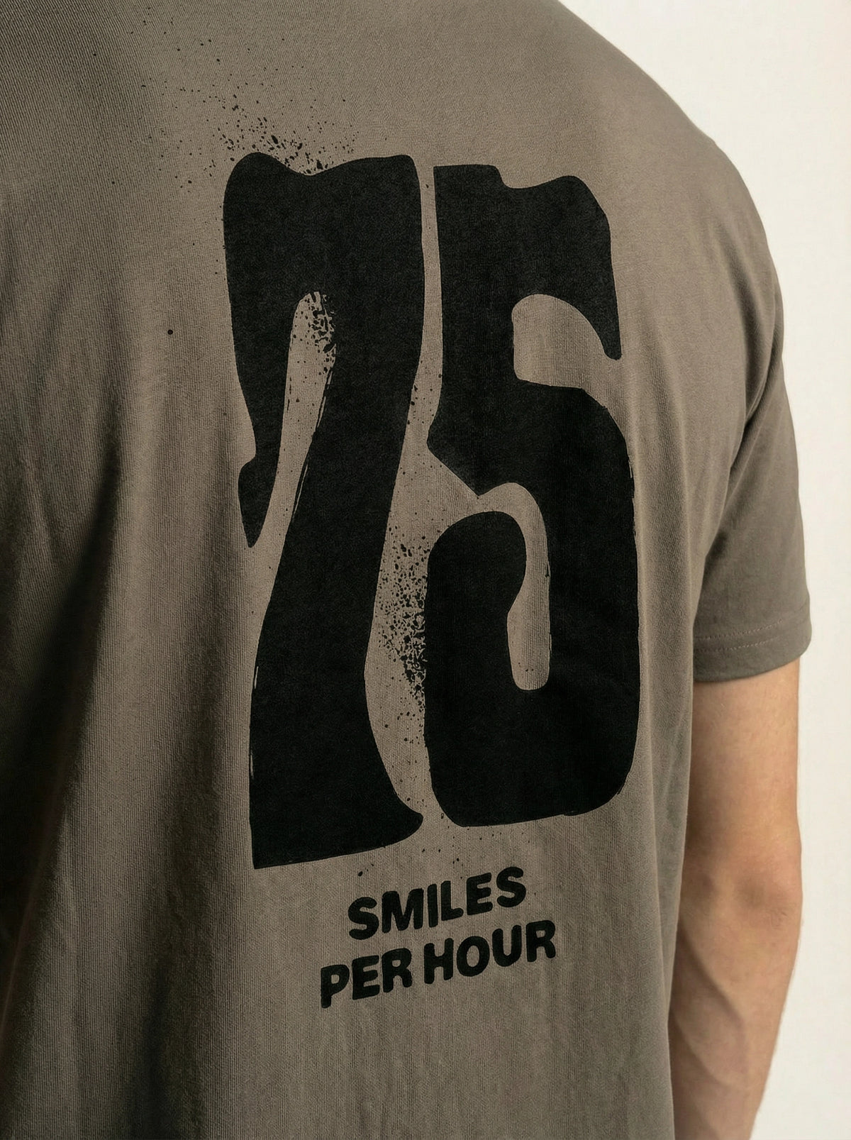 75 Smiles per Hour - T-Shirt- Brown