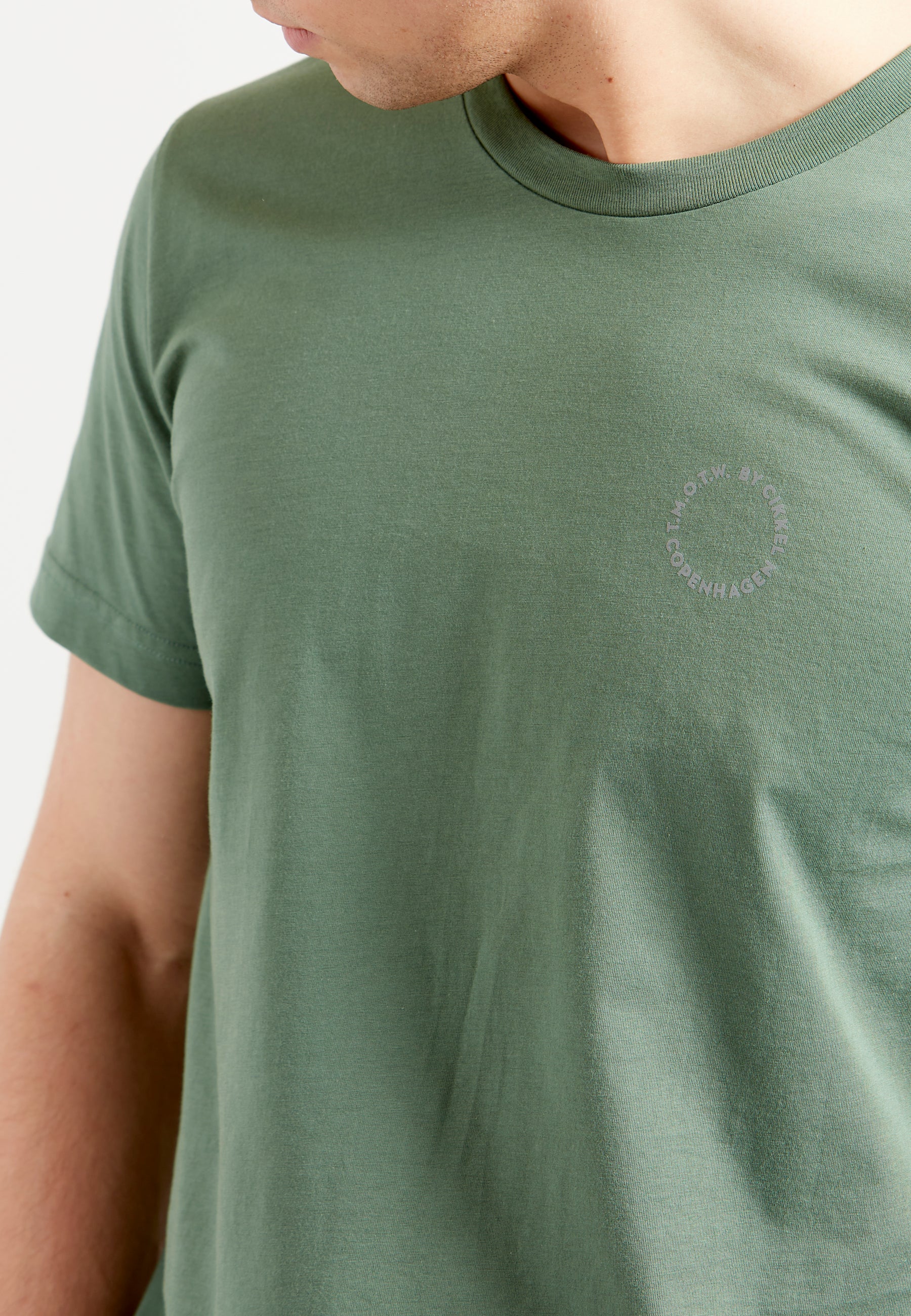 T.M.O.T.W. by Cikkel T-Shirt grøn