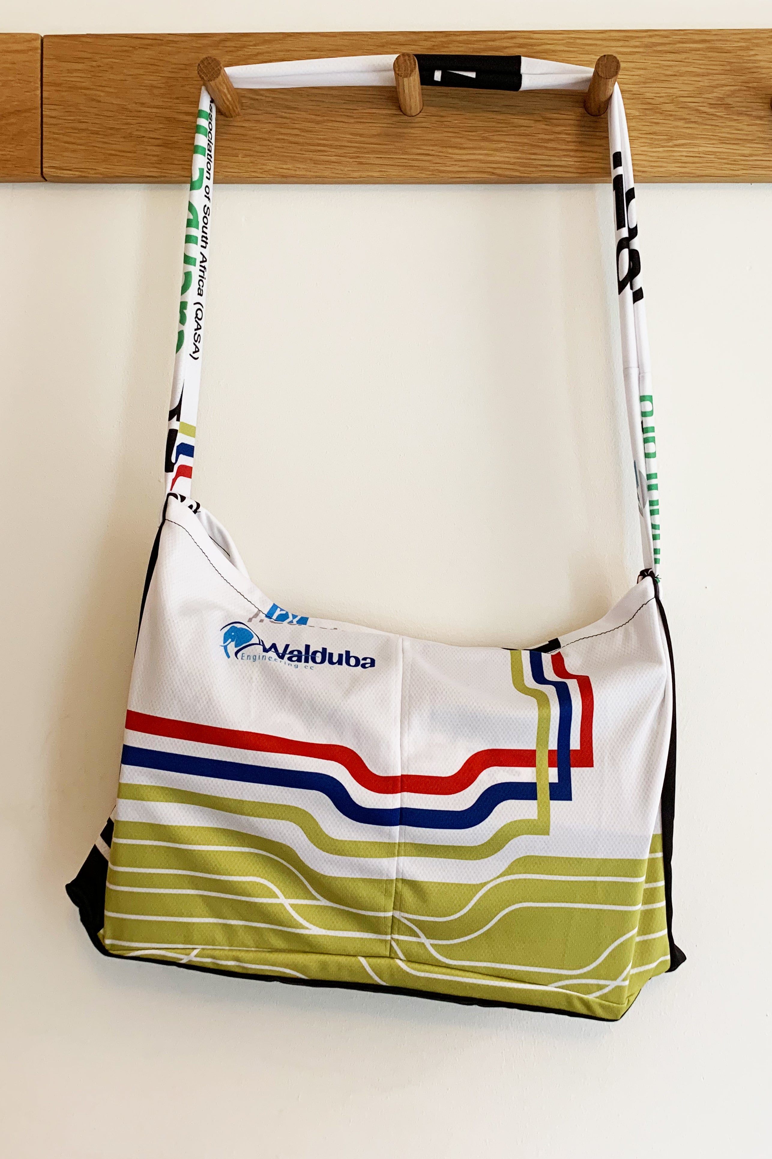 Upcycled Musette (mulepose)